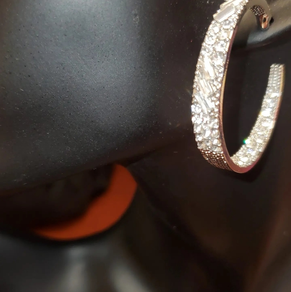 White n silver earrings,